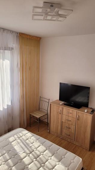 Apartanent de vanzare doua camere decomandat RM Sarat - 2