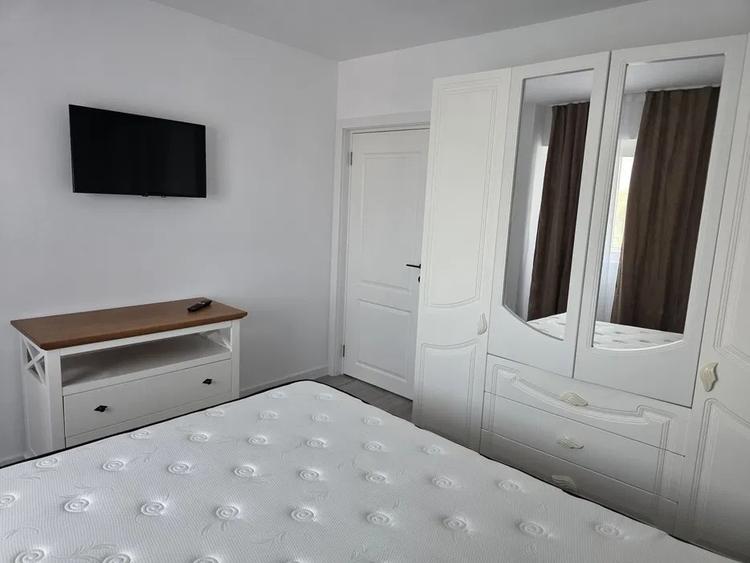 Apartament cu 3 camere decomandat în Gorjului