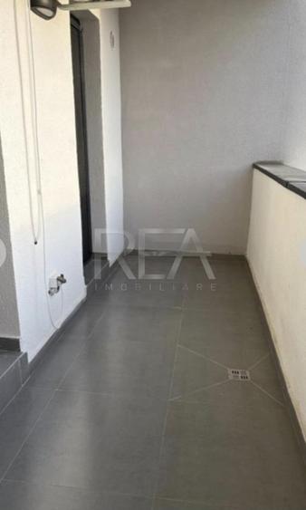 Apartament cu 3 camere decomandat, mobilat în Păcii