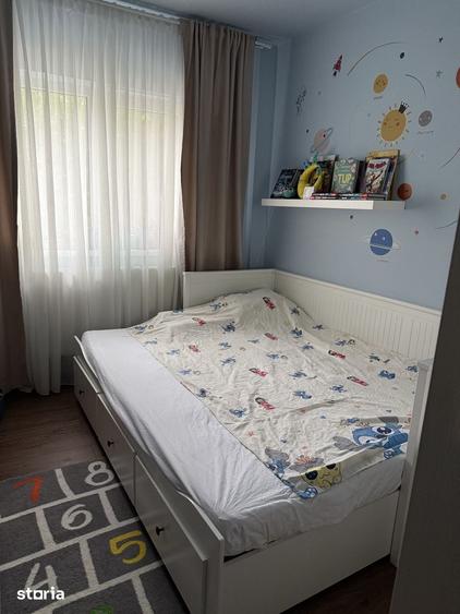 Apartament cu 4 camere în Berceni