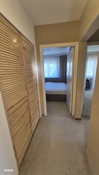 Apartament cu 4 camere decomandat în Central