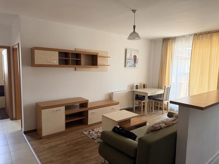 Apartament cu 2 camere decomandat în Central