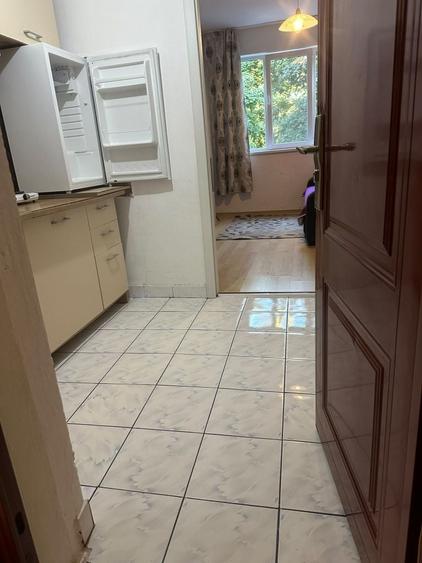 Garsonieră decomandată în Lipovei