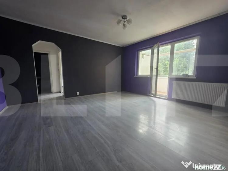 Apartament cu 3 camere semidecomandat în Ciucului