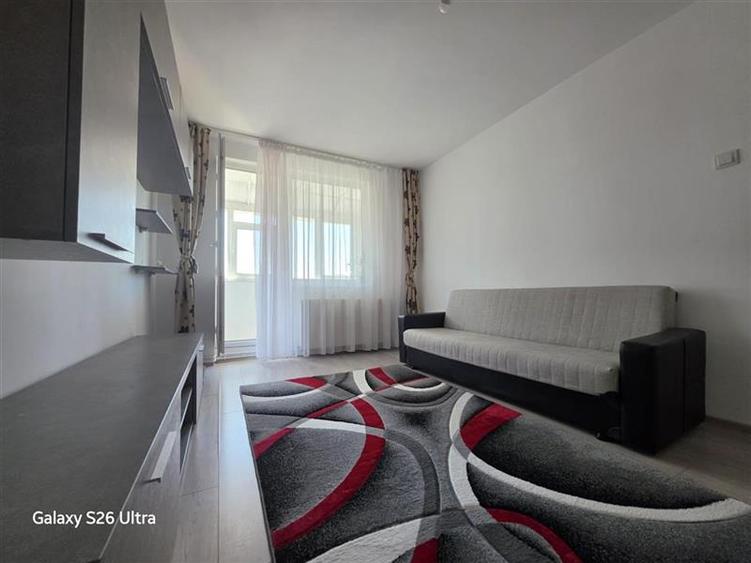 Apartament cu 2 camere semidecomandat în 13 Decembrie