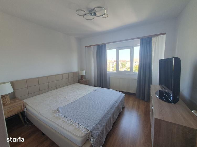 Apartament cu 3 camere decomandat în Lipovei