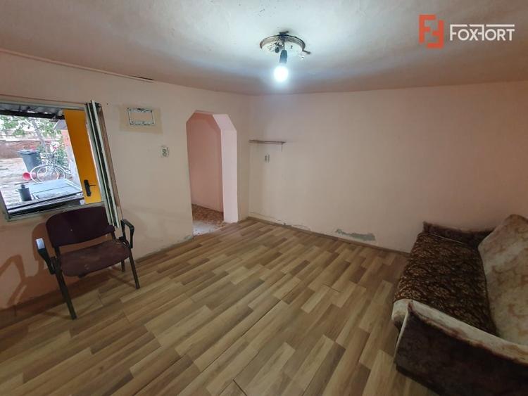 Casă individuală cu 6 camere cu Teren 1200 Mp în Gătaia