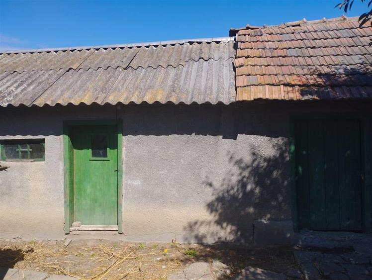 Casă individuală cu 4 camere cu Teren 2100 Mp în Unirea
