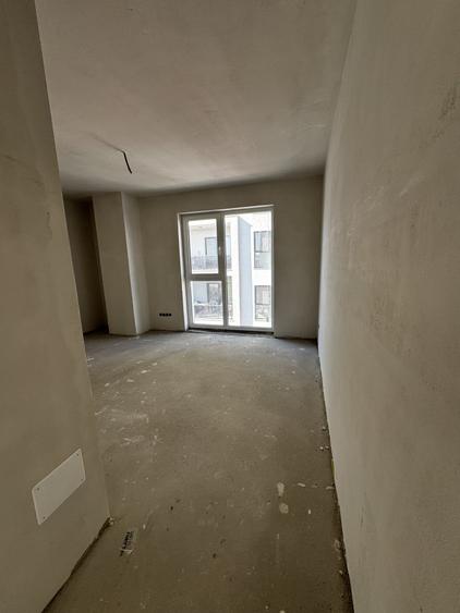 Apartament cu 4 camere semidecomandat în Mărăști