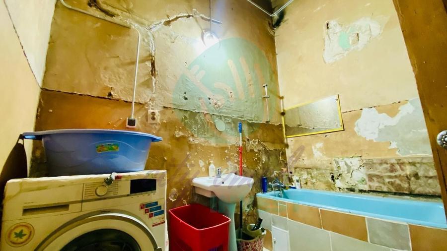 Apartament cu 4 camere semidecomandat în Unirii