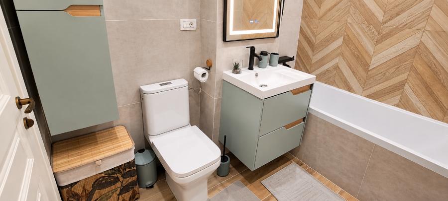 Apartament cu 3 camere decomandat, mobilat în Central