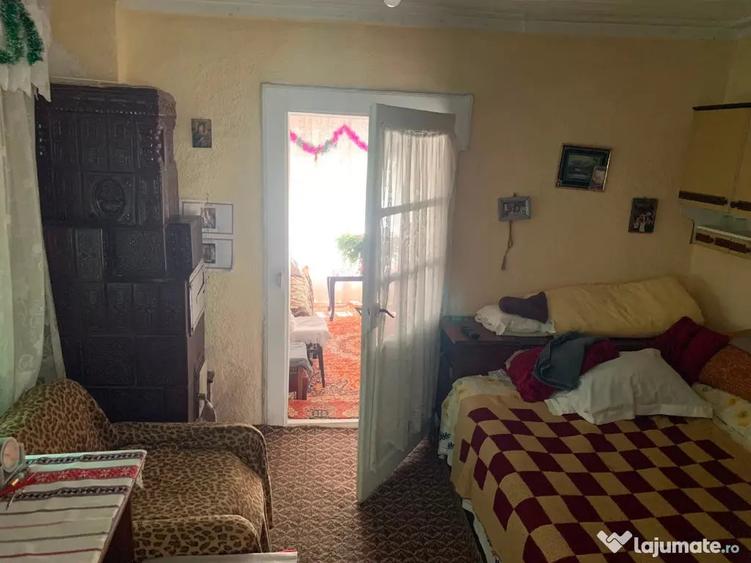 Casă cu 6 camere cu Teren 1874 Mp în Nana