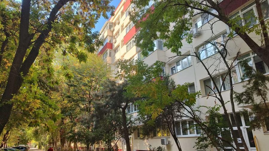 Apartament cu 2 camere decomandat în Berceni