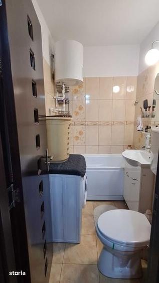 Garsonieră decomandată în Titan