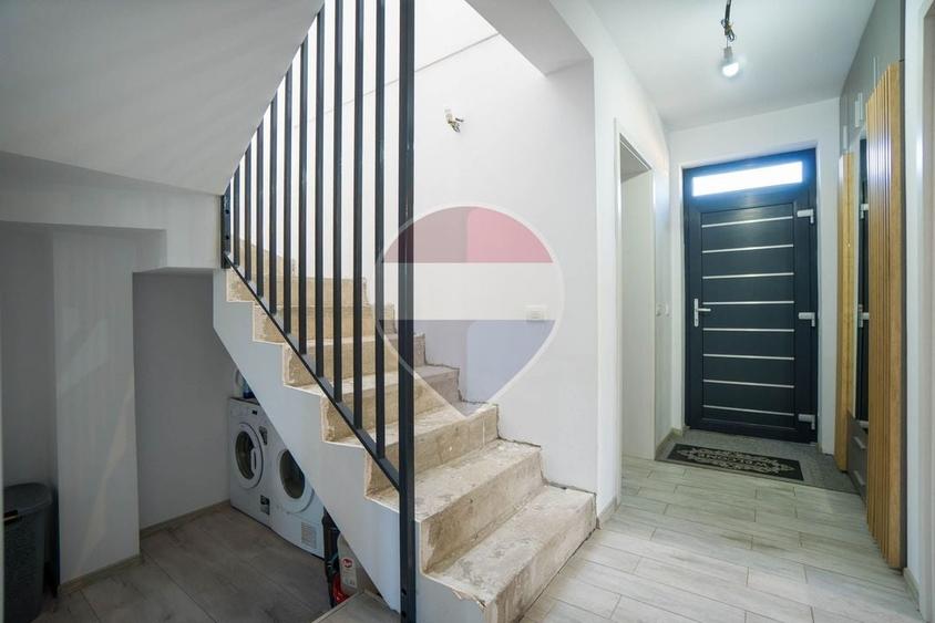 Casă individuală cu 4 camere cu Teren 476 Mp în Prejmer