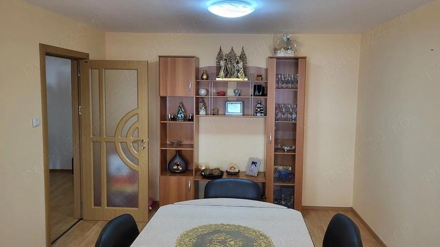 Apartament cu 3 camere decomandat în Brăilei