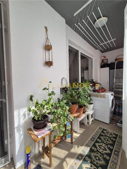 Apartament cu 2 camere decomandat în Berceni