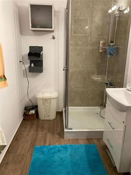 Apartament cu 2 camere semidecomandat, mobilat în Turnișor