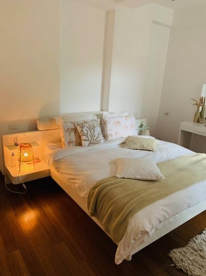 Apartament cu 6 camere circular în Romană