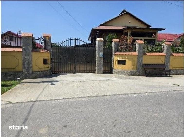 Casă cu 6 camere cu Teren 2719 Mp în Daia