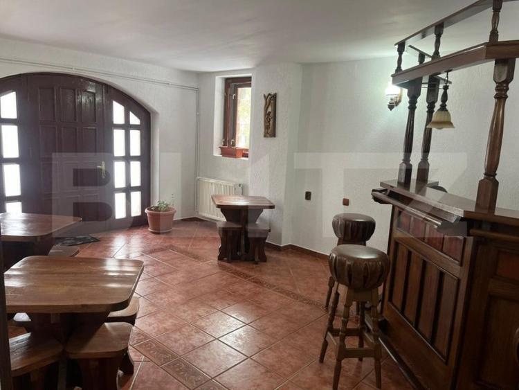 Casă cu 5 camere cu Teren 760 Mp în Central