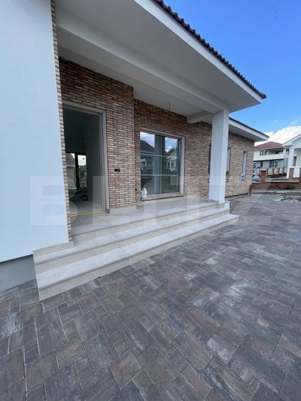 Casă individuală cu 4 camere cu Canalizare în Exterior Est