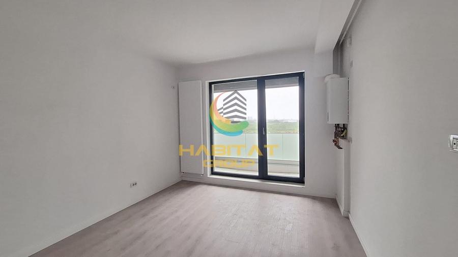 Apartament cu 3 camere semidecomandat în Berceni