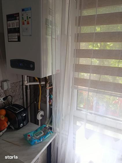 Apartament cu 2 camere semidecomandat în Podu Roș