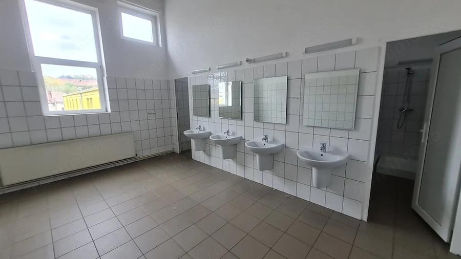Spațiu comercial, de 500 mp, în Central