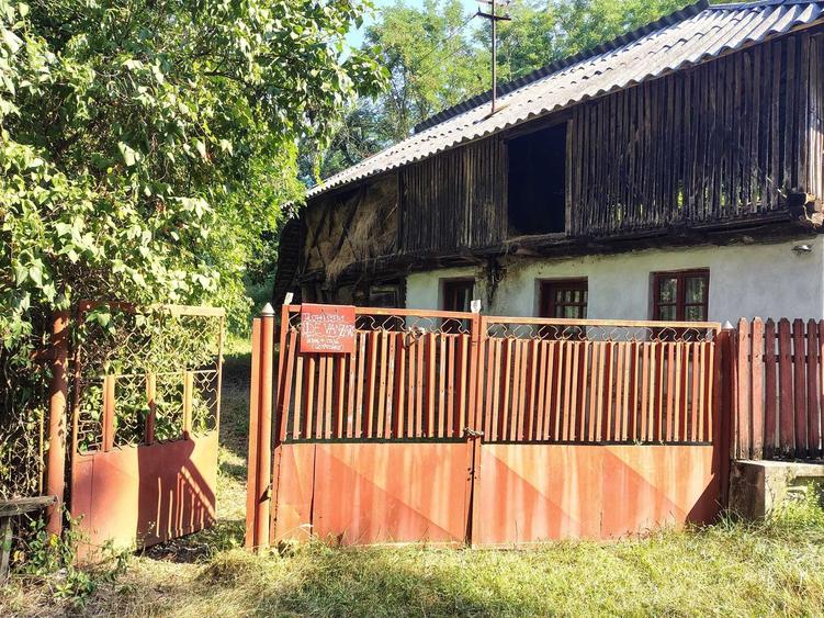Casă cu 4 camere în Stroești