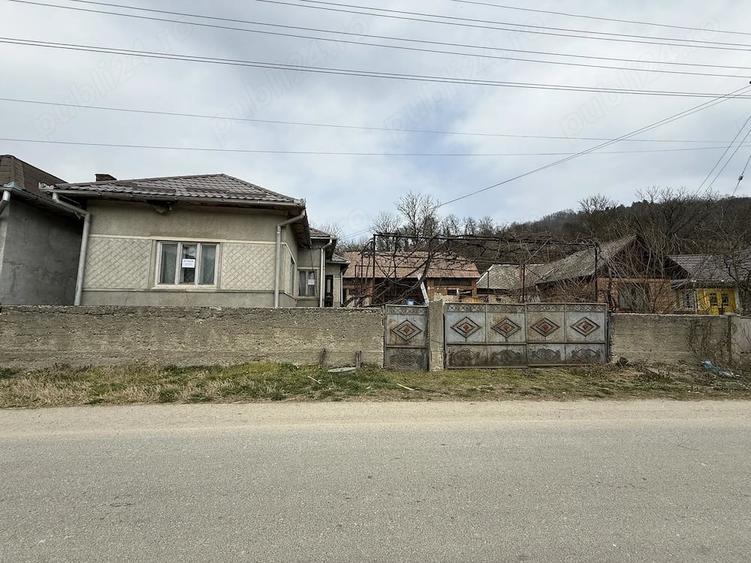 Casă cu 3 camere cu Teren 1000 Mp în Ceaca
