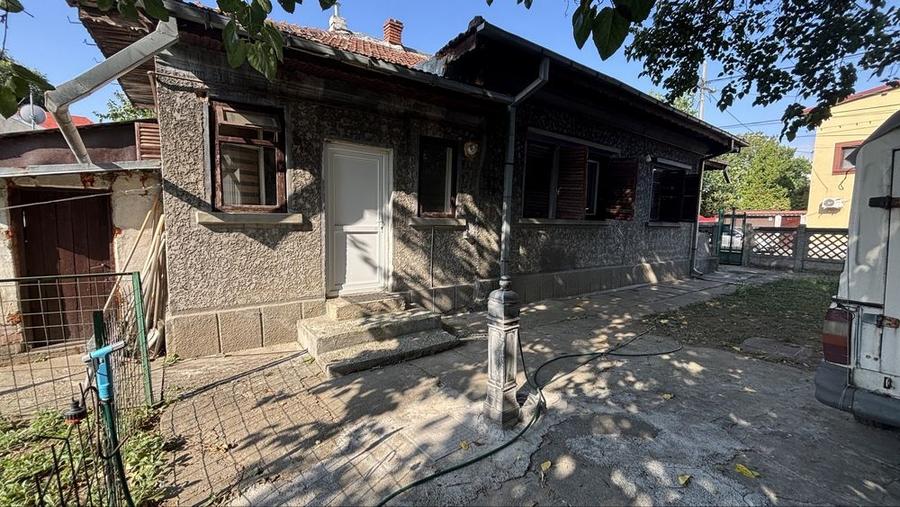 Casă cu 3 camere în Central