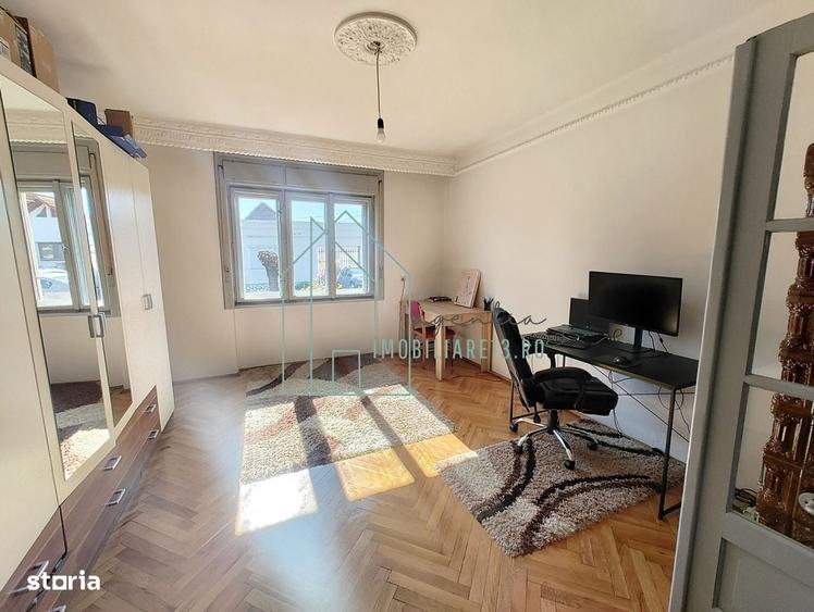 Casă cu 4 camere cu Teren 1201 Mp în Central
