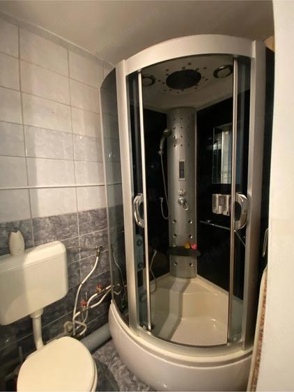 Apartament cu 3 camere decomandat în Basarabia