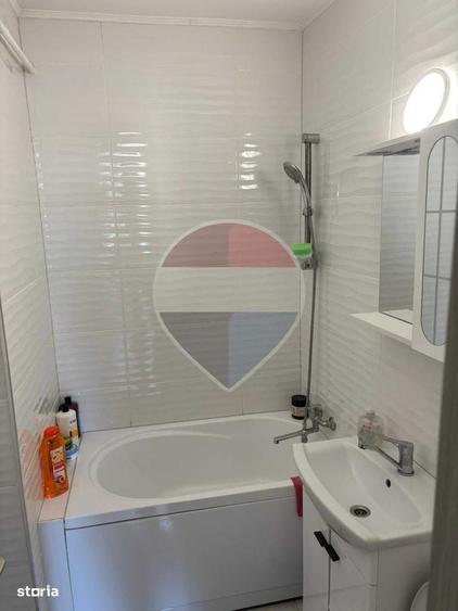 Apartament cu 3 camere decomandat în Tătărași
