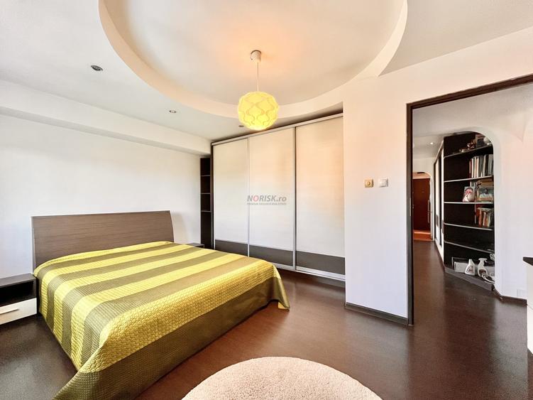Apartament cu 3 camere semidecomandat, mobilat în Centrul Civic
