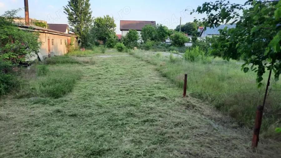 Teren de 2002 mp, în Central