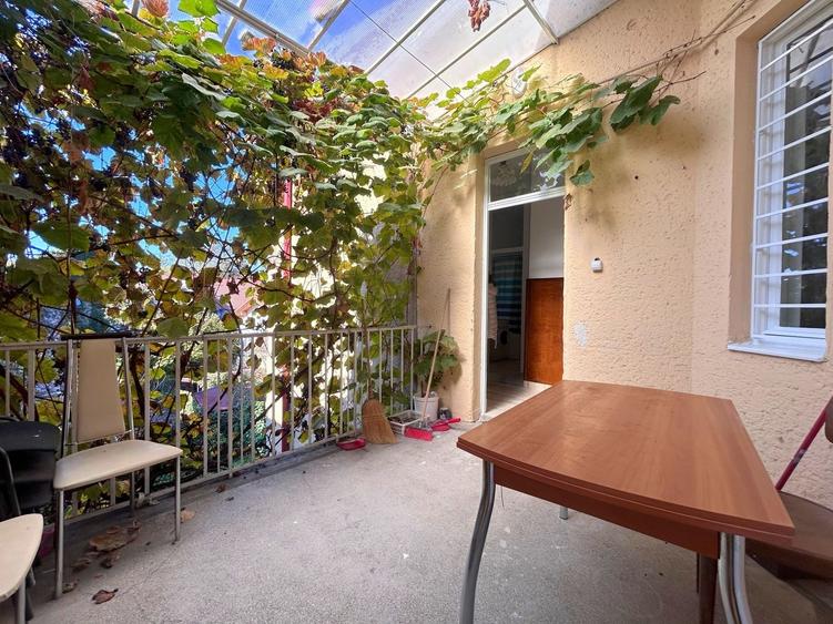 Apartament cu 3 camere decomandat, mobilat în Central