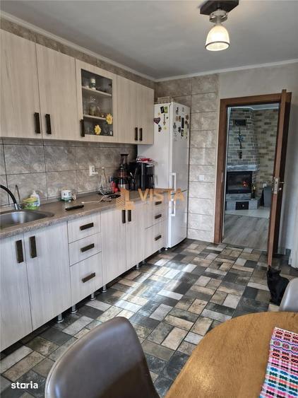 Casă cu 4 camere cu Canalizare în Cernatu