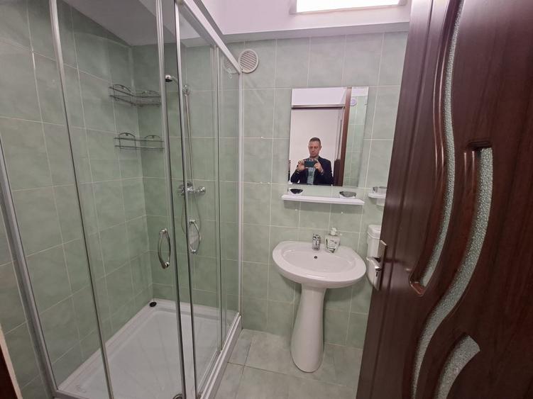 Apartament cu 3 camere decomandat, mobilat în Drumul Taberei