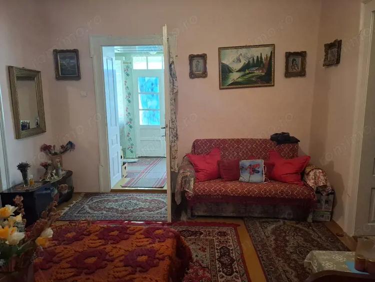 Casă cu 5 camere cu Teren 2117 Mp în Nădlac