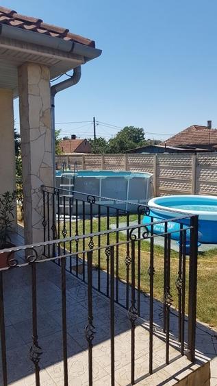 Casă cu 4 camere în Sântion