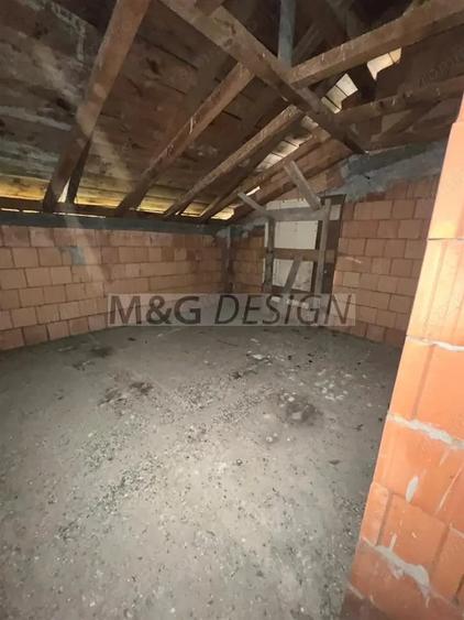 Casă cu 6 camere cu Teren 1325 Mp în Uliuc