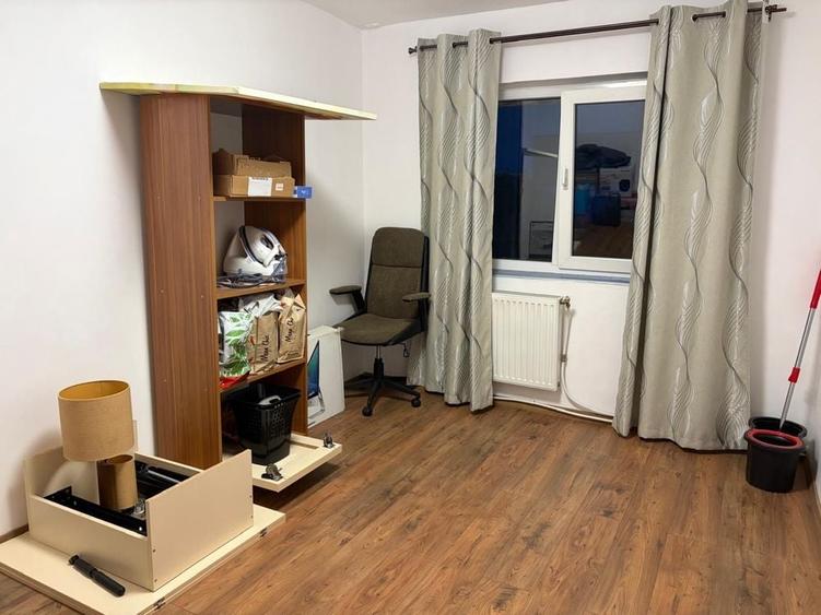 Apartament cu 3 camere decomandat în Ștefan cel Mare