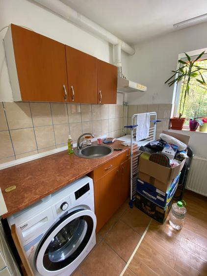 Proprietar garsoniera de vanzare etaj 1 UMT - 4