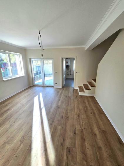 Casă cu 3 camere în Sânandrei