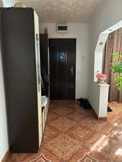 Casă individuală cu 3 camere cu Canalizare în Central