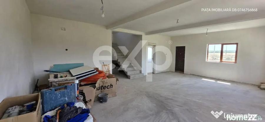 Casă cu 7 camere cu Teren 2000 Mp în Colacu