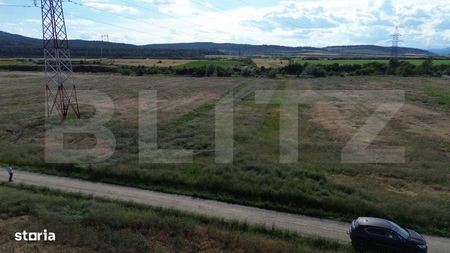 Teren intravilan 2.056 mp | Doua fronturi stradale | Zona rezidentiala - 2