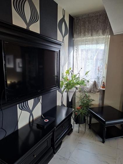 Apartament cu 3 camere decomandat în Petros
